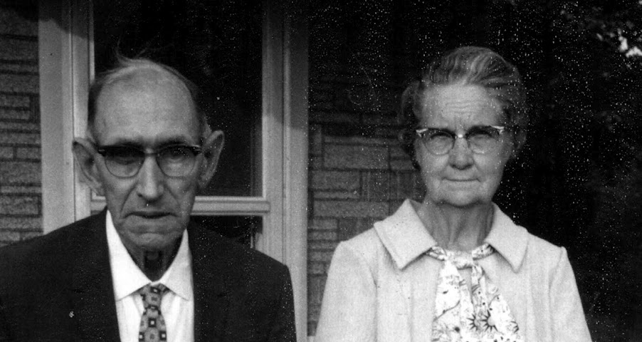 assets/George_&_Laura_Skaggs_Kincaid.jpg.resources/George & Laura Skaggs Kincaid.jpg