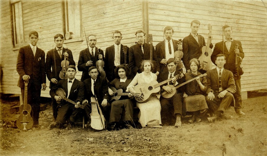 assets/Mt_Lookout_String_Band.resources/Mt.jpg