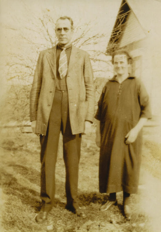 Walter & Pansy Legg 2.jpg